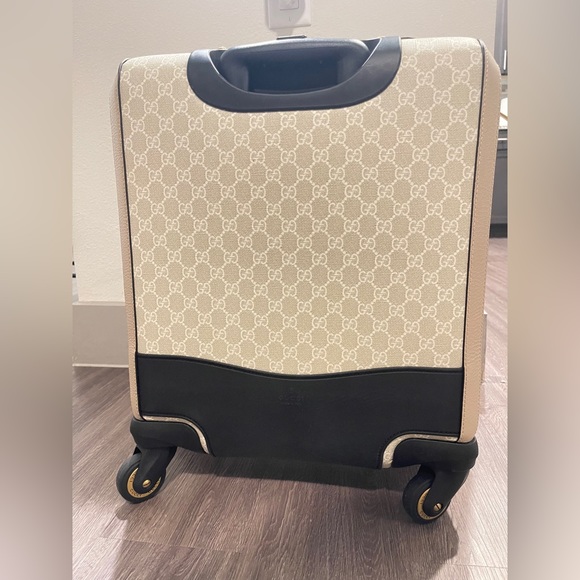Gucci Savoy Small Cabin
Trolley - Picture 8 of 14